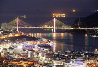 Yeosu-si, the only city on the south coastal area to receive a \'Grade 1\' rating from the Regional Tourism Development Index