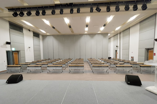 컨퍼런스홀 내부 전경