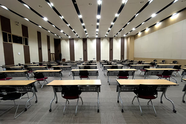 그랜드홀 내부 전경