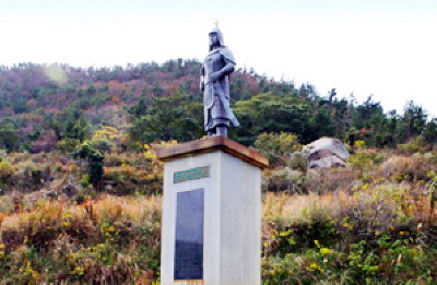 이대원 장군 동상이 세워져 있는 모습