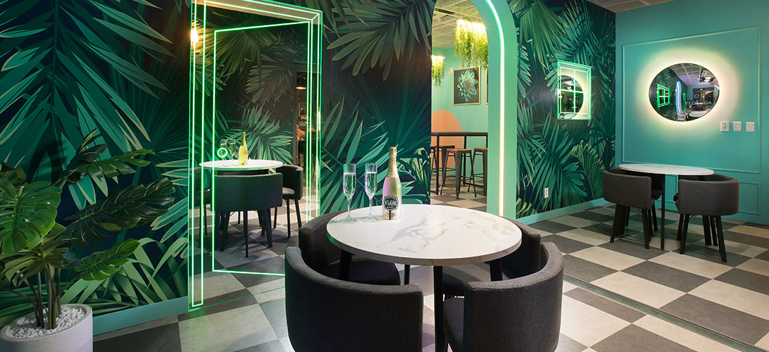 유탑마리나호텔 bar 내부 전경