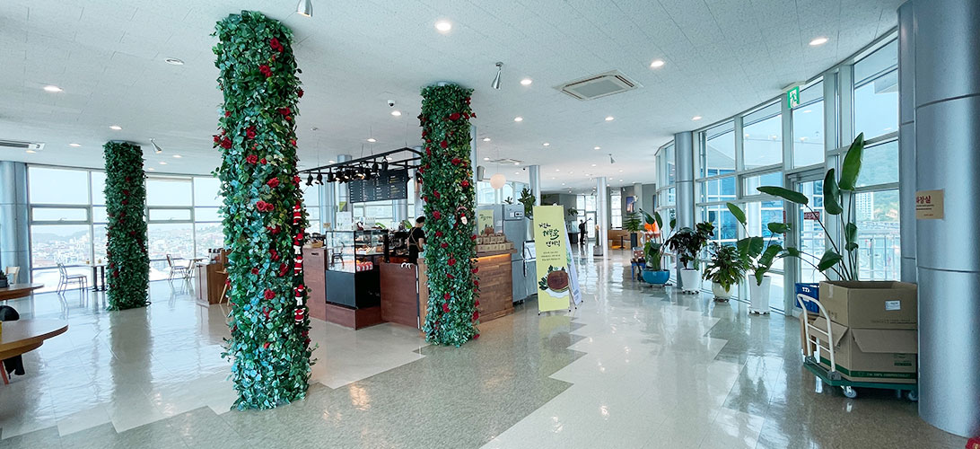 스카이타워 카페 전경