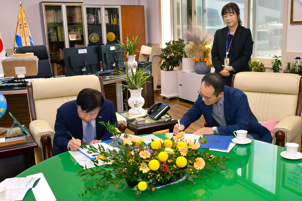 20241122 여문청소년문화의집 청소년성문화센터 수탁기관 협약식-5.jpg