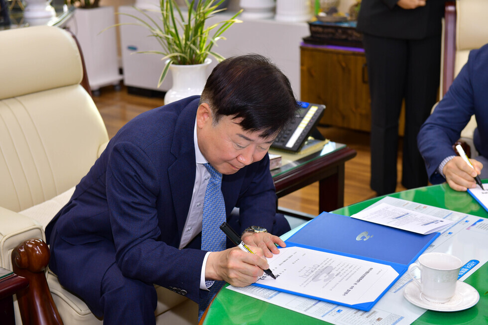 20241122 여문청소년문화의집 청소년성문화센터 수탁기관 협약식-6.jpg