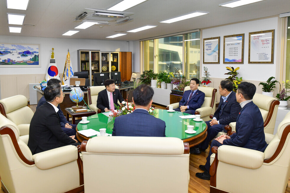 20241202 여수항만공사 LG화학 저소득아동 청소년 치과치료지원사업 후원식-3.jpg