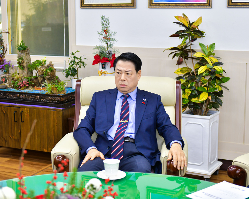 20241202 여수항만공사 LG화학 저소득아동 청소년 치과치료지원사업 후원식-7.jpg