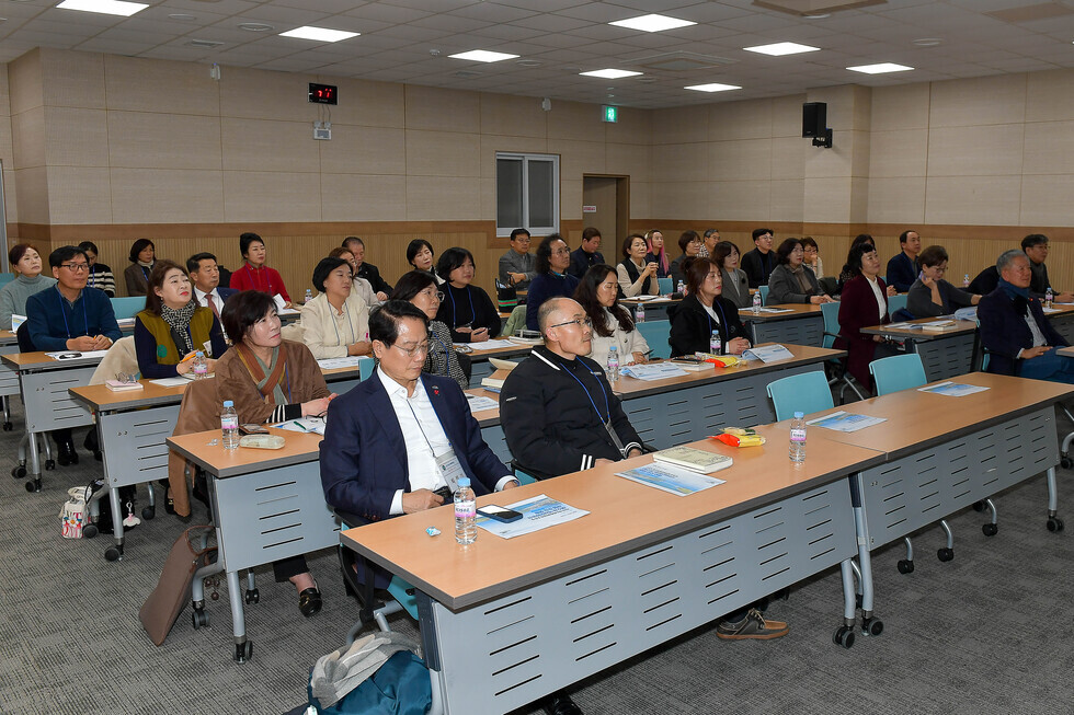 20241205 여수여해재단 주최 이순신학교 시장님 특강-6.jpg