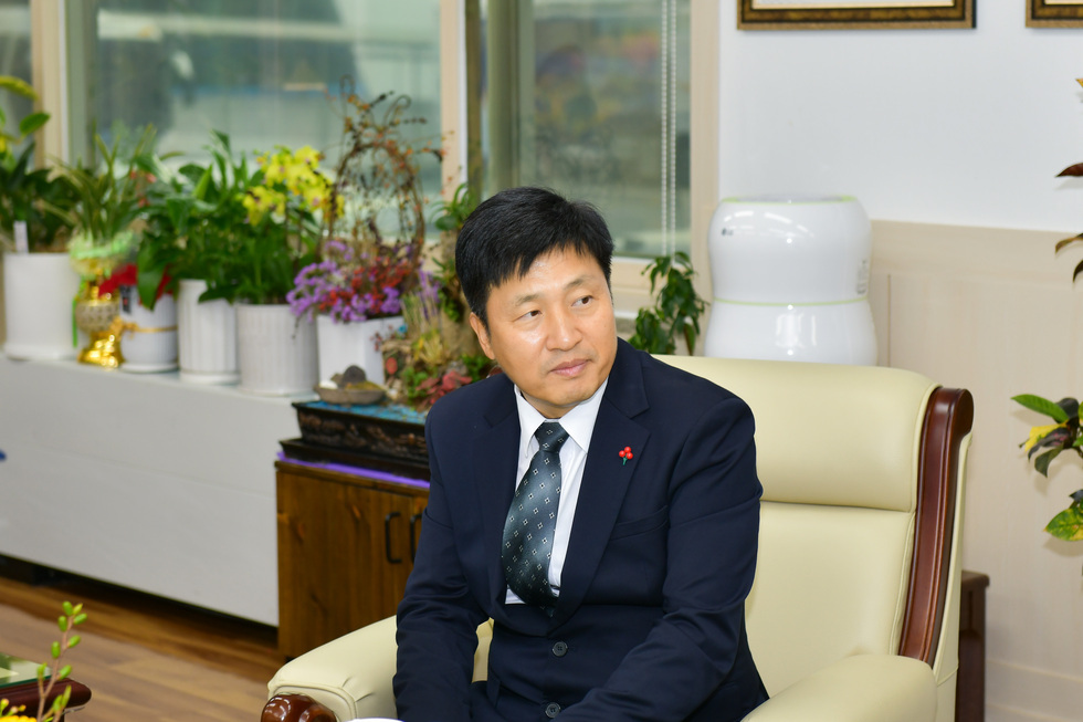 20241211여수산단공장장협의회 김장김치 후원금 전달식-6.jpg