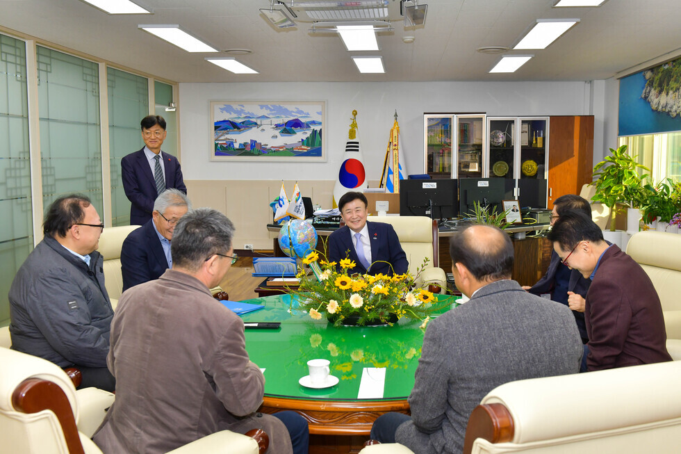 20241211 여수산단 지역민 우선채용 업무 협약식-1.jpg