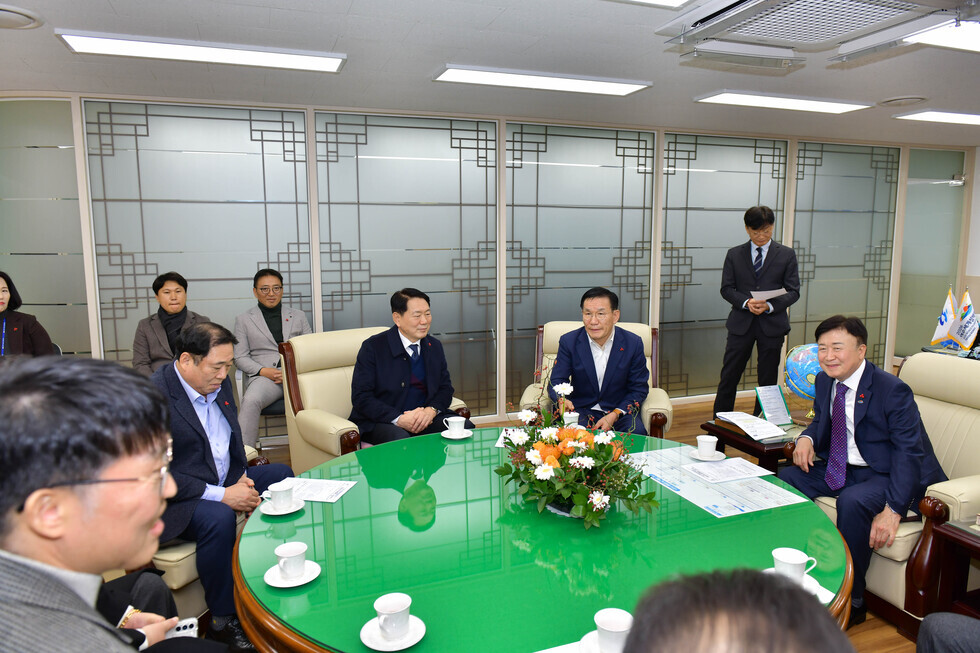 20241216 건설인협회 기부금전달식-8.jpg