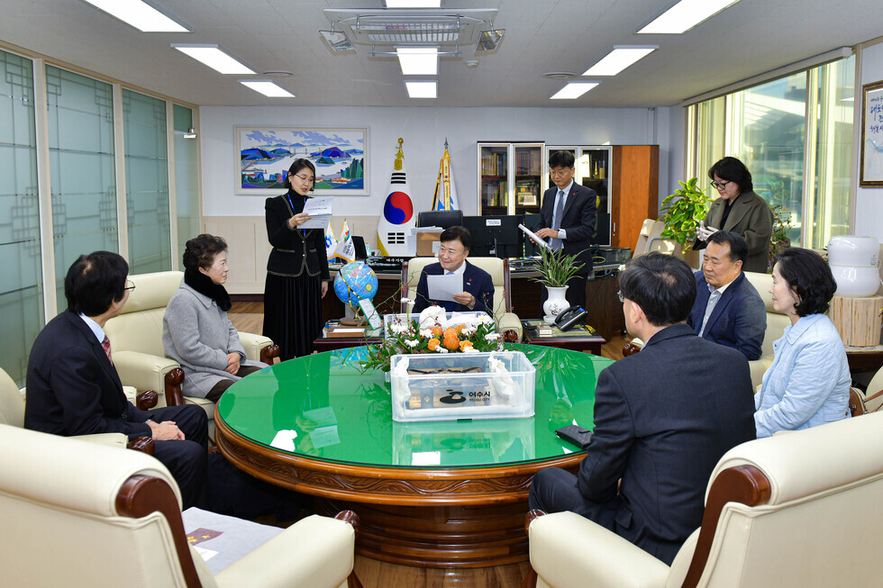 20241217 여수박물관 유물 기증식-1.jpg