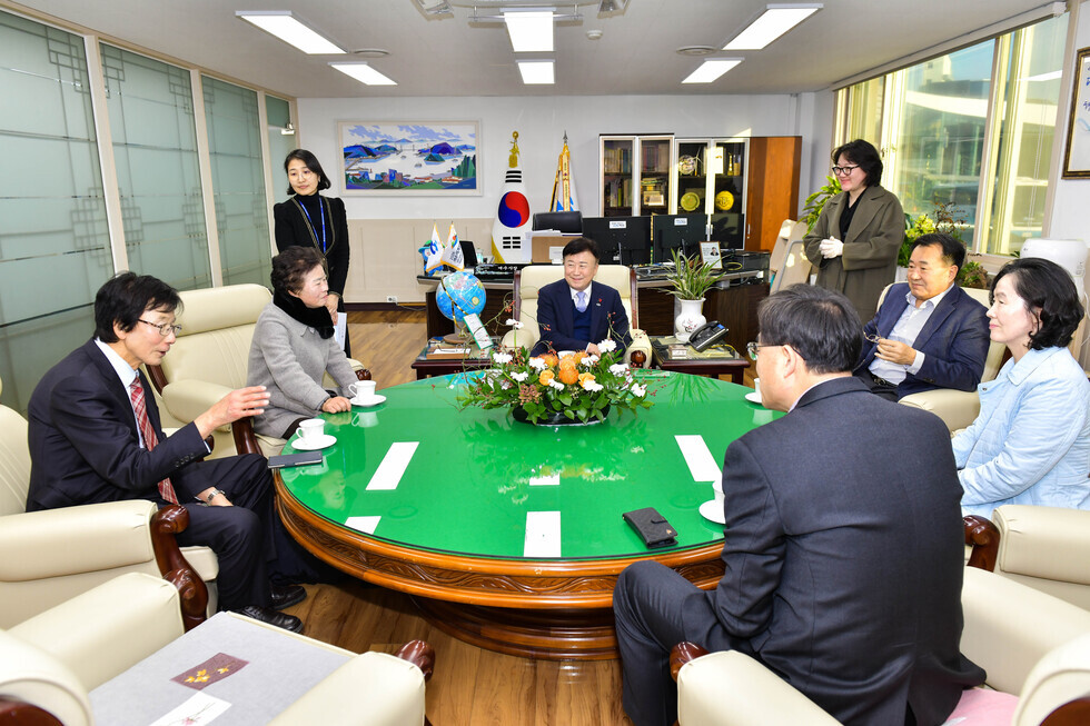 20241217 여수박물관 유물 기증식-5.jpg