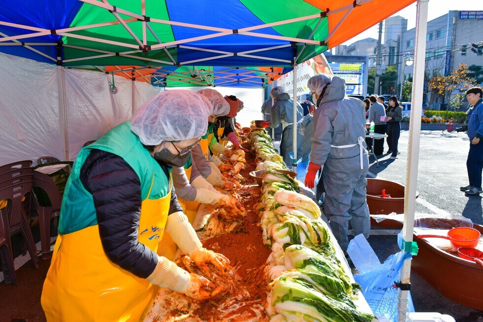 20241218 쌍봉동 사랑의 김장김치 나눔 행사-2.jpg