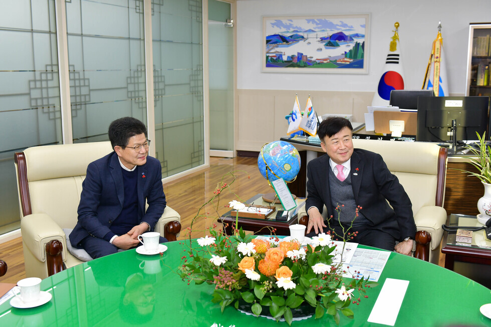 20241218 서.남해수어류양식수산업협동조합 성금 기탁식-3.jpg