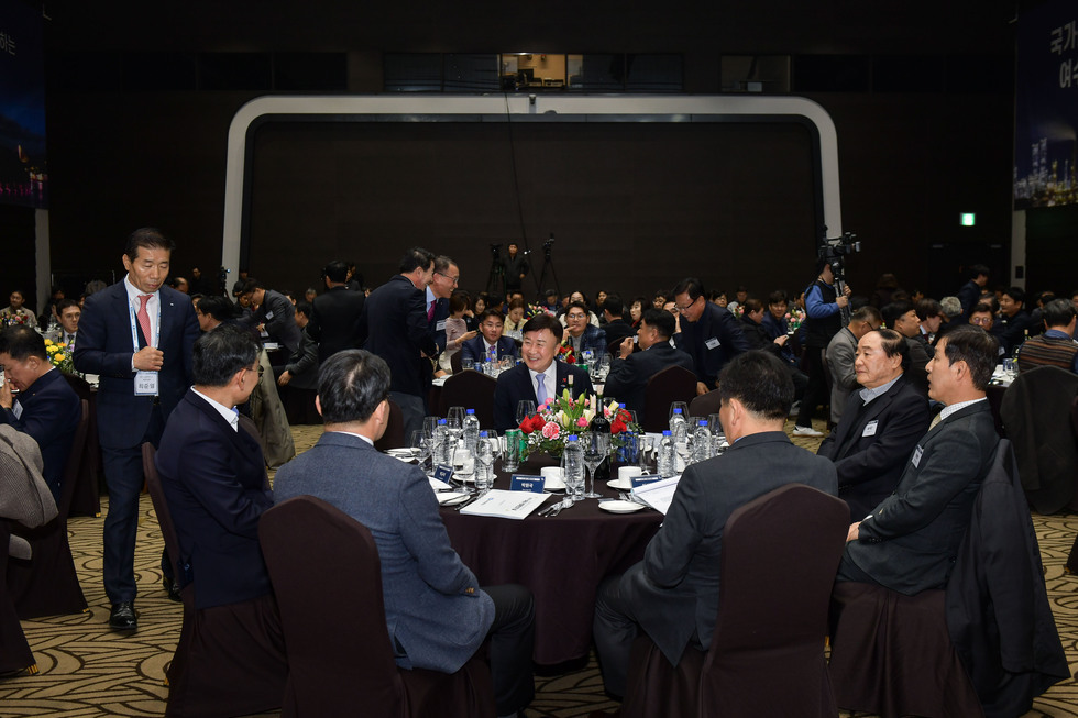 20241219 제1회 여수 경제인의 날 행사-3.jpg