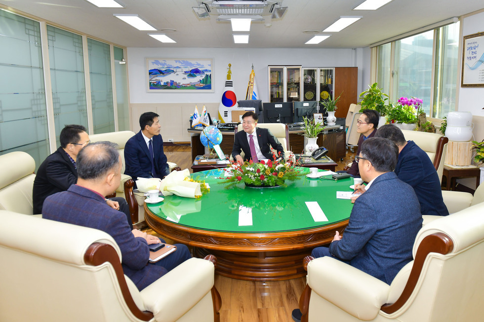 20241223 한국산업단지공단 전남지역본부 본부장 감사패 전달식-5.jpg