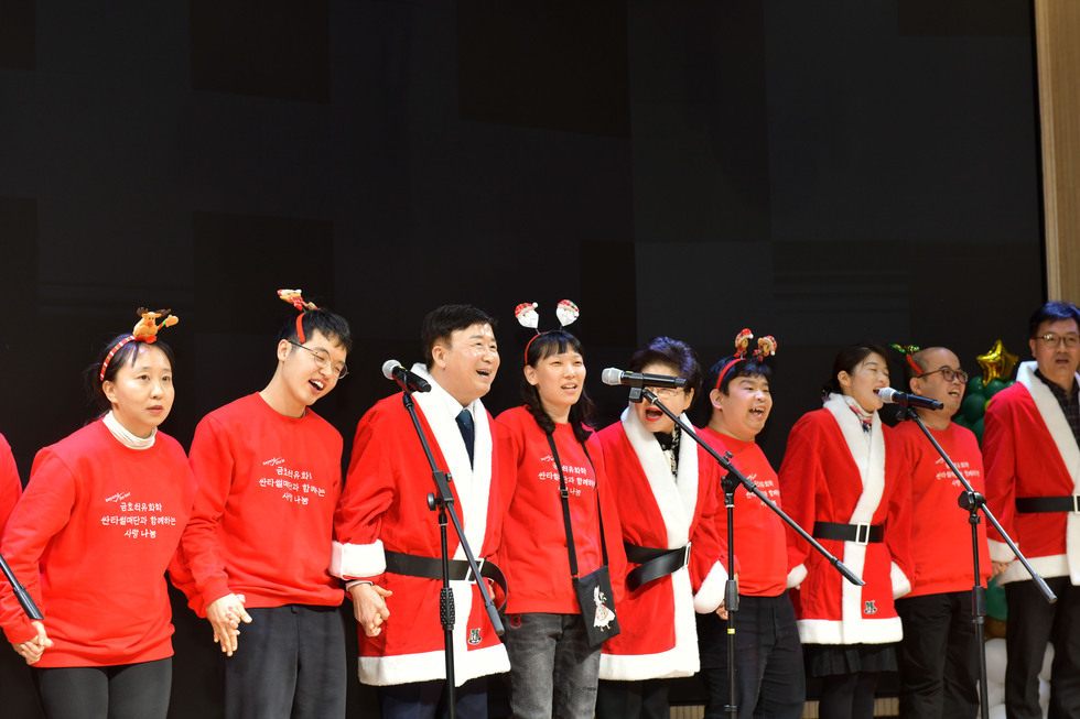 20241224 금호석유화학 2024년 찾아가는 산타썰매단 사랑나눔행사-8.jpg