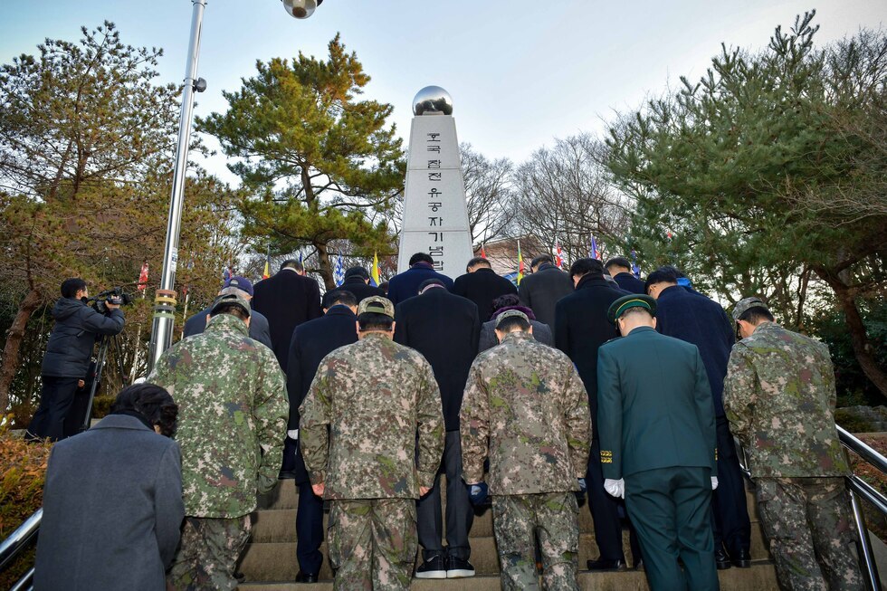 20250102 신년맞이 현충탑 참배-6.jpg