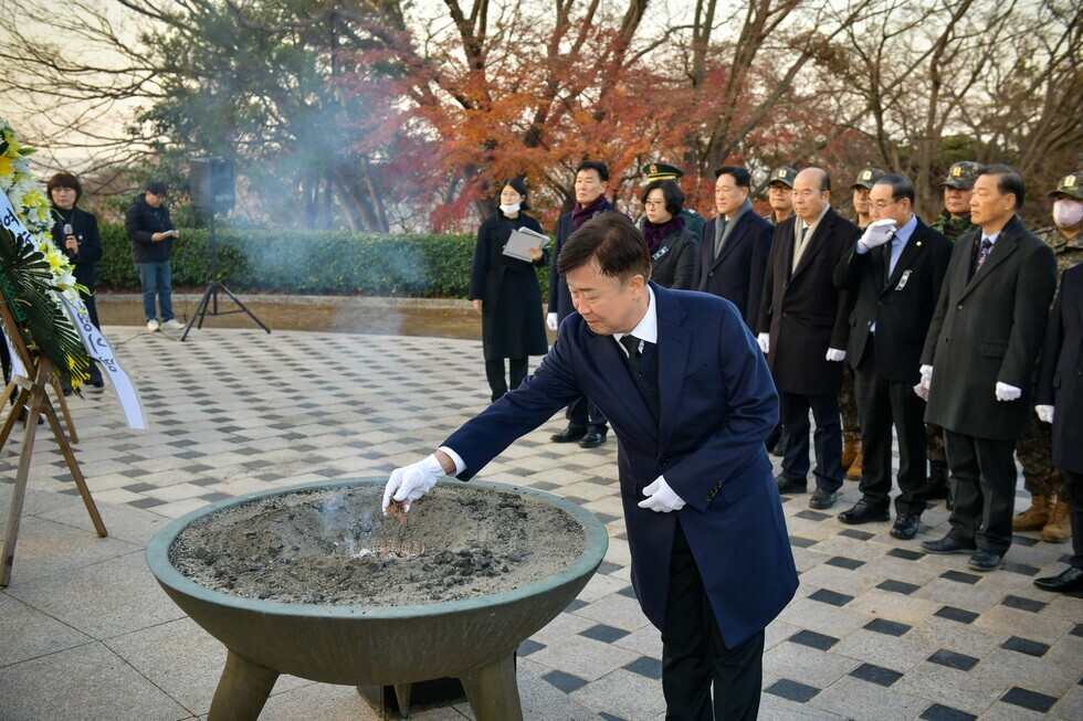 20250102 신년맞이 현충탑 참배-10.jpg