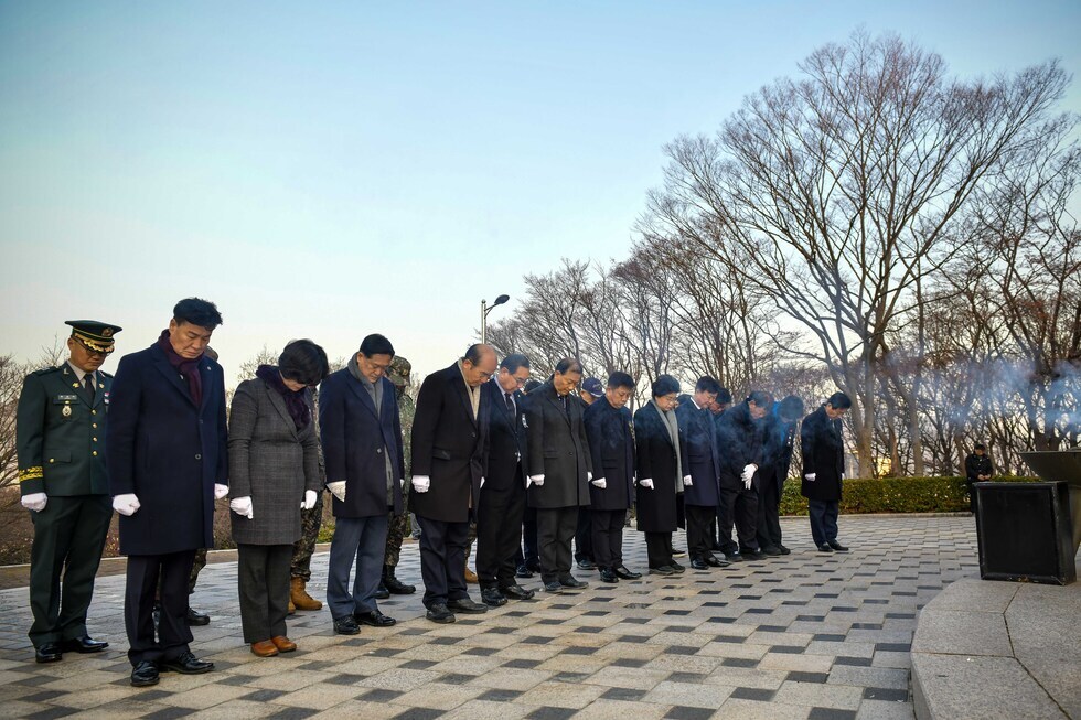 20250102 신년맞이 현충탑 참배-14.jpg