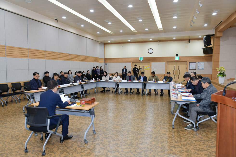 20250114 여수시 지방세심의위원회 위원 위촉식-6.jpg