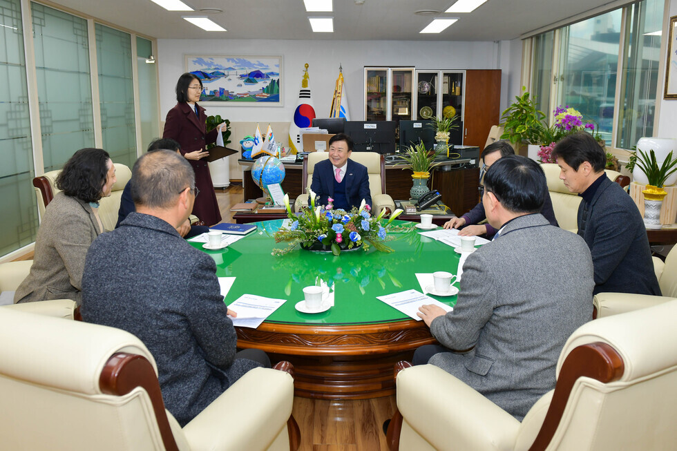 20250204 여수시-(사)전남민족예술단체총연합여수지회 업무 협약식-2.jpg