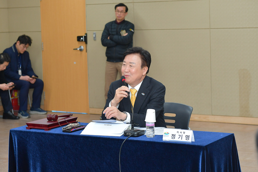 20250220 2026년도여수세계섬박람회 조직위원회 2025년도 제2차 이사회-6.jpg