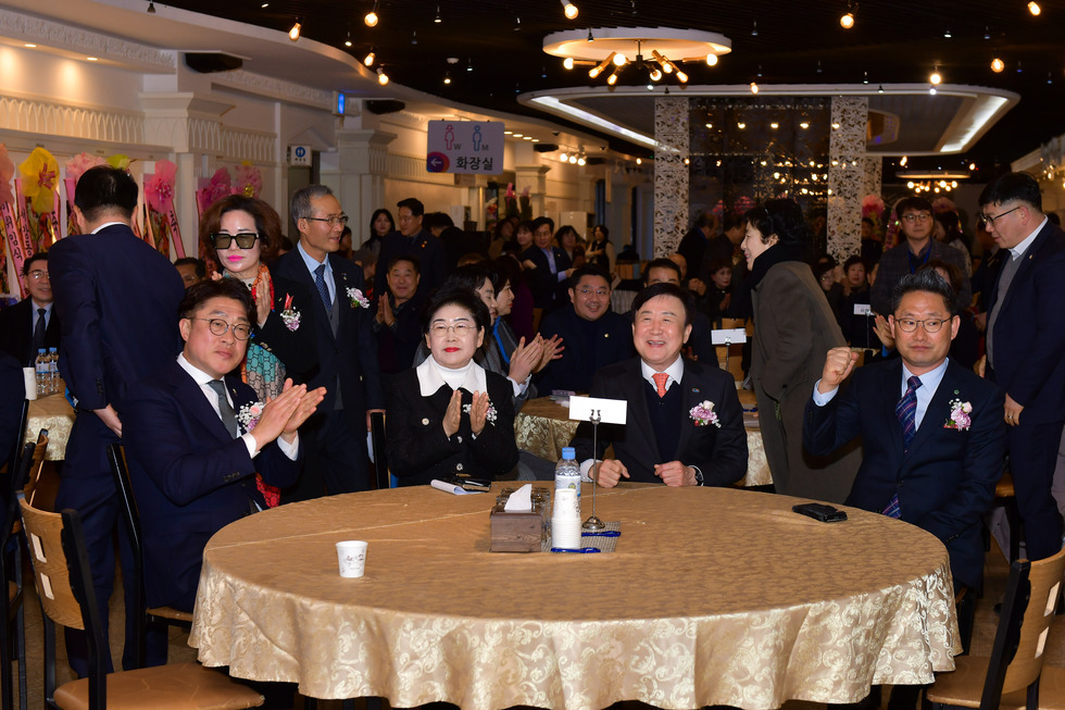 20250221 제18.19대 주민자치협의회장 이취임식-3.jpg