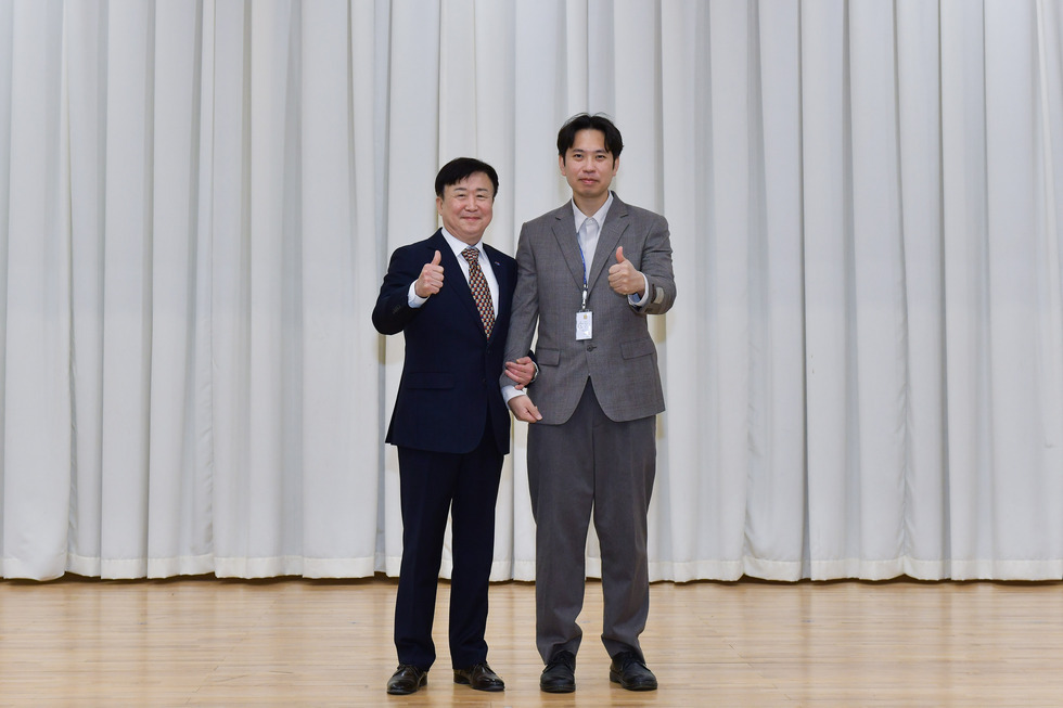 20250224 실무수습 직원 신규임용 임용장 수여식-17.jpg