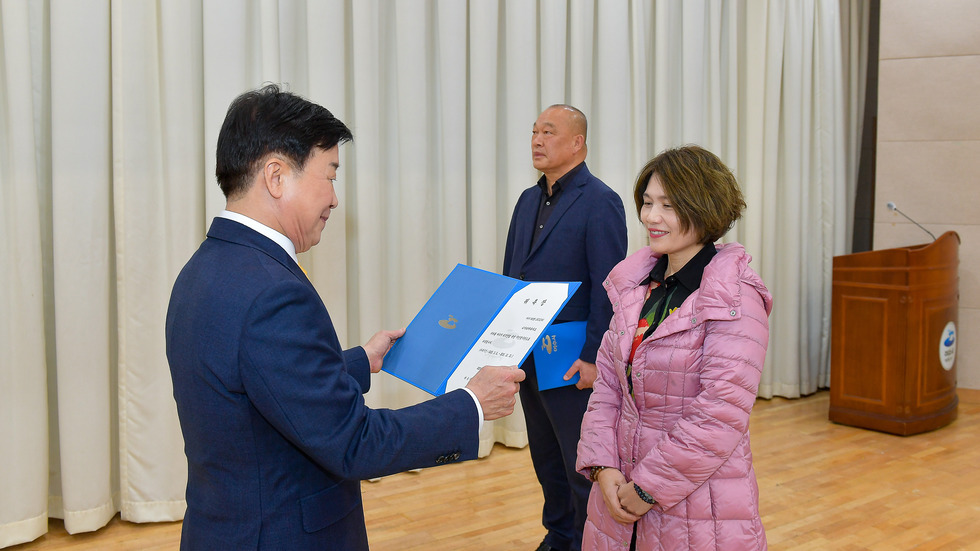 20250311 2025년 외식산업 육성 시민평가단 위촉장 수여식-7.jpg