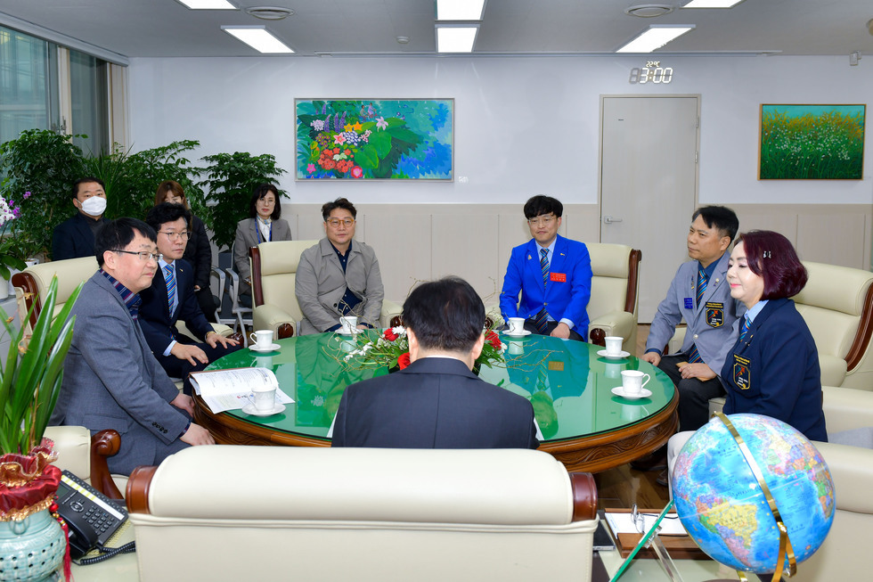 20250318 (사)여수21세기 로타리클럽 안과질환 치료 진료비 지원 전달식-2.jpg