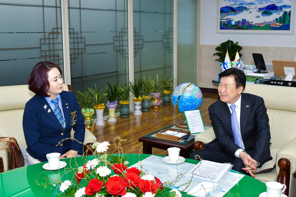 20250318 (사)여수21세기 로타리클럽 안과질환 치료 진료비 지원 전달식-3.jpg