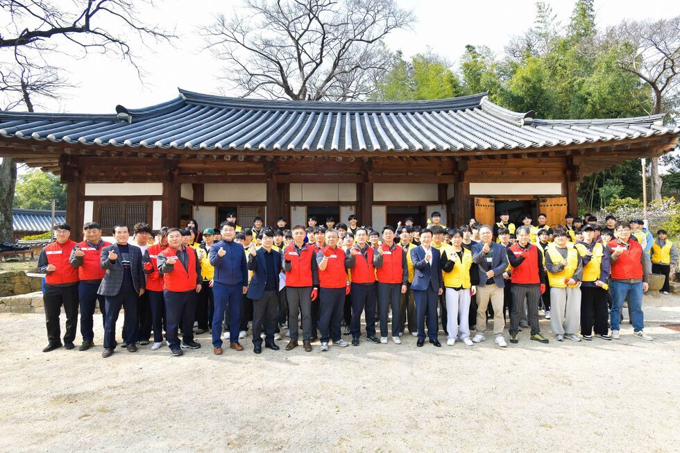 20250320 이충무공 어머니 사시던 곳 유적지 내 꽃묘 심기 및 세족식-6.jpg