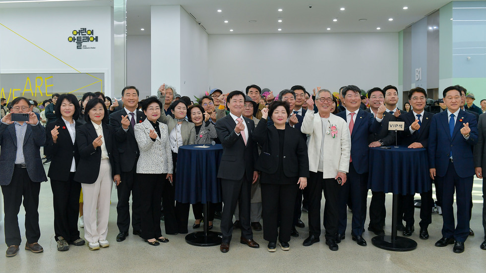 20250403 강종열 초대전 및 청년작가 전 개막식-12.jpg