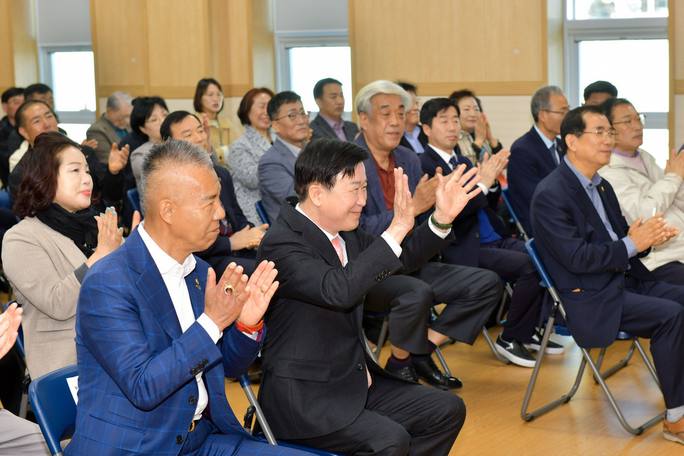 20250407 쌍봉동 주민자치회 카페 마주침공간 개점식-3.jpg