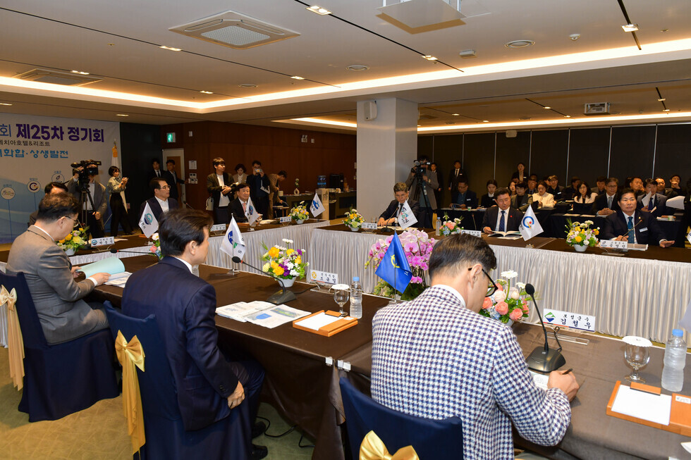 20250422 남해안남중권발전협의회 제25차 정기회-2.jpg