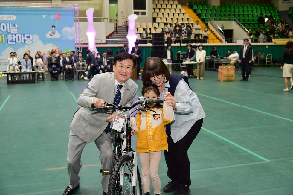 20250505 제103회 어린이날 기념 및 민속놀이 한마당-8.jpg