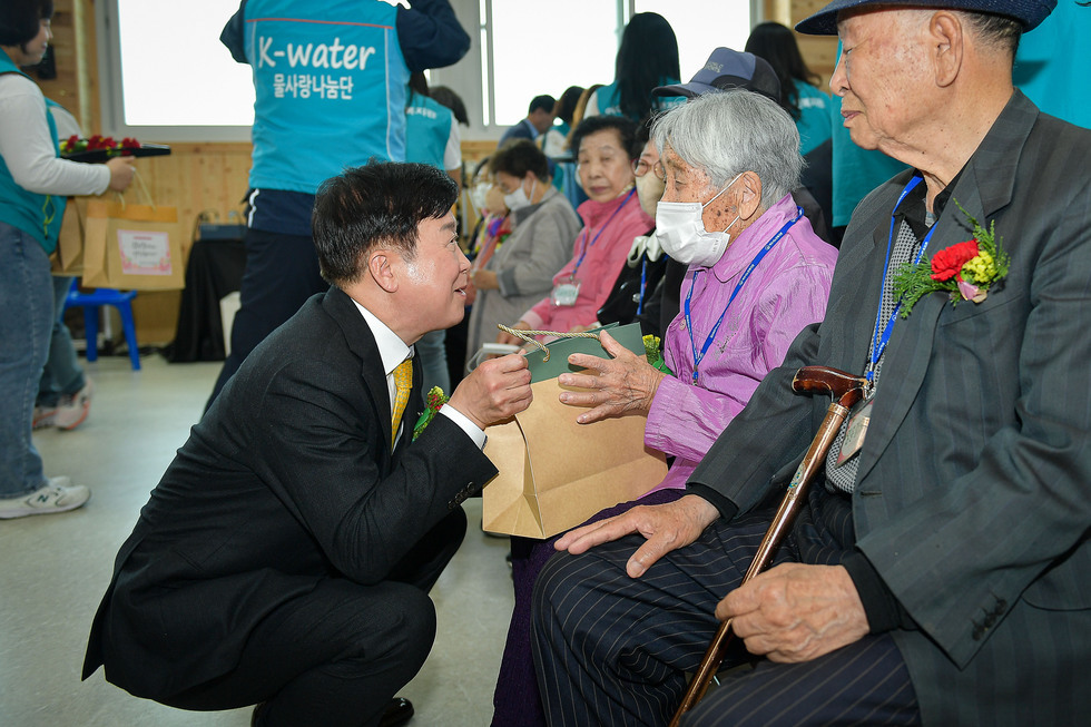 20250508 여수시노인복지관 어버이날 기념행사-8.jpg