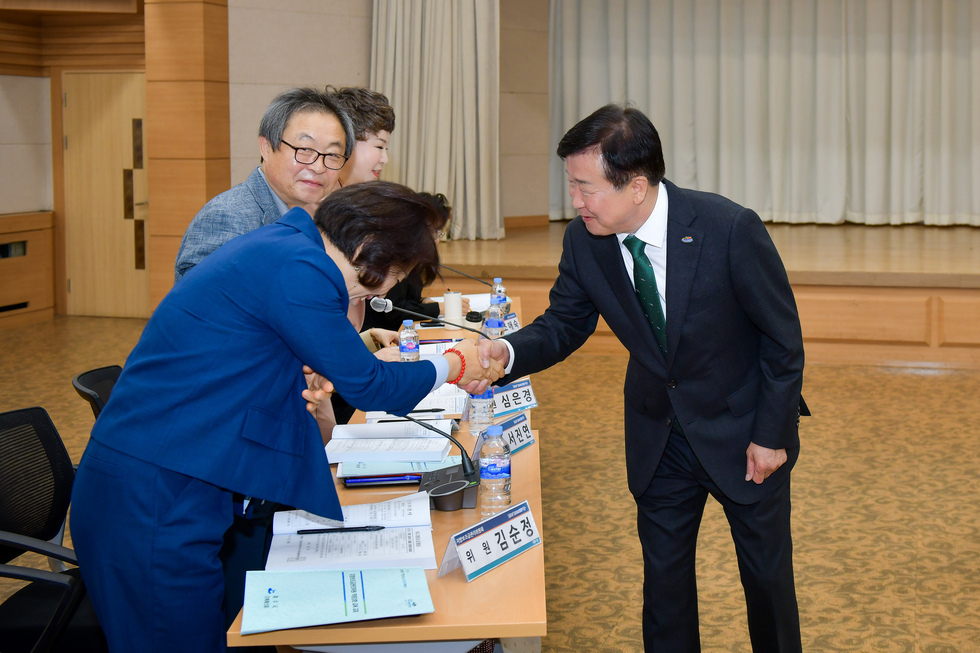 20250519 제6기 여수시 지방보조금 관리위원회위원 위촉식-1.jpg