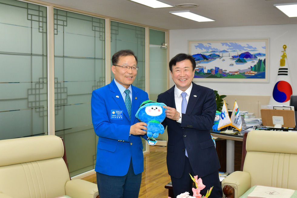 20250530 2026여수세계섬박람회 성공 개최를 위한 여수시-국제로타리3610지구 업무협약식-8.jpg