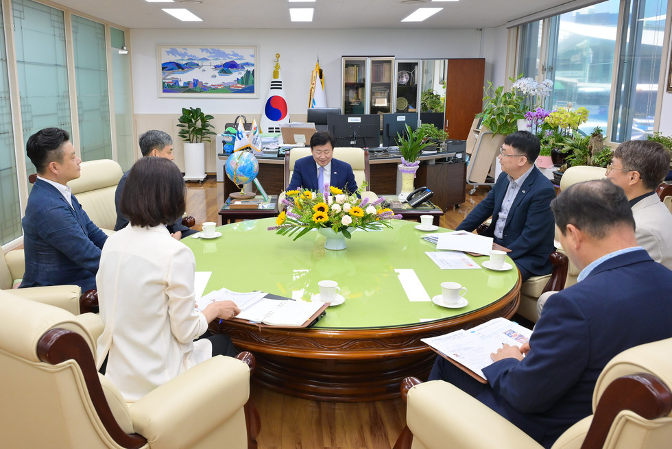 20250703 한국남동발전 여수발전본부 주거환경개선사업비 및 전통시장 공용화장실 환경개선 사업비 전달식-4.jpg