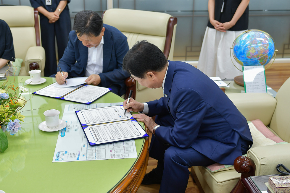 20250710 여수제일병원 의료돌봄 통합지원 시범사업 퇴원환자 재가복귀지원 서비스 업무협약식-5.jpg