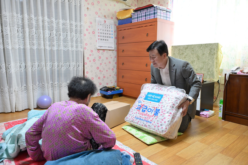 20250721 폭염안심 여름든든 프로젝트 폭염대비 저소득 취약계층 물품지원 행사-6.jpg