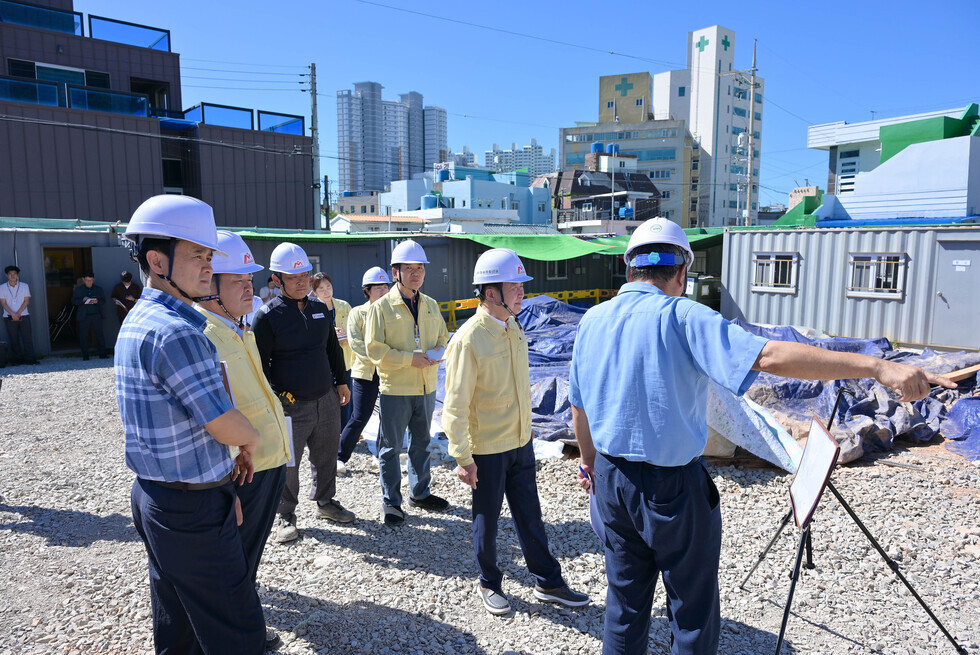 20250728 하절기 현안 사업 및 폭염 관련 현장 방문(동백노인복지관, 웅천국민체육센터)-2.jpg
