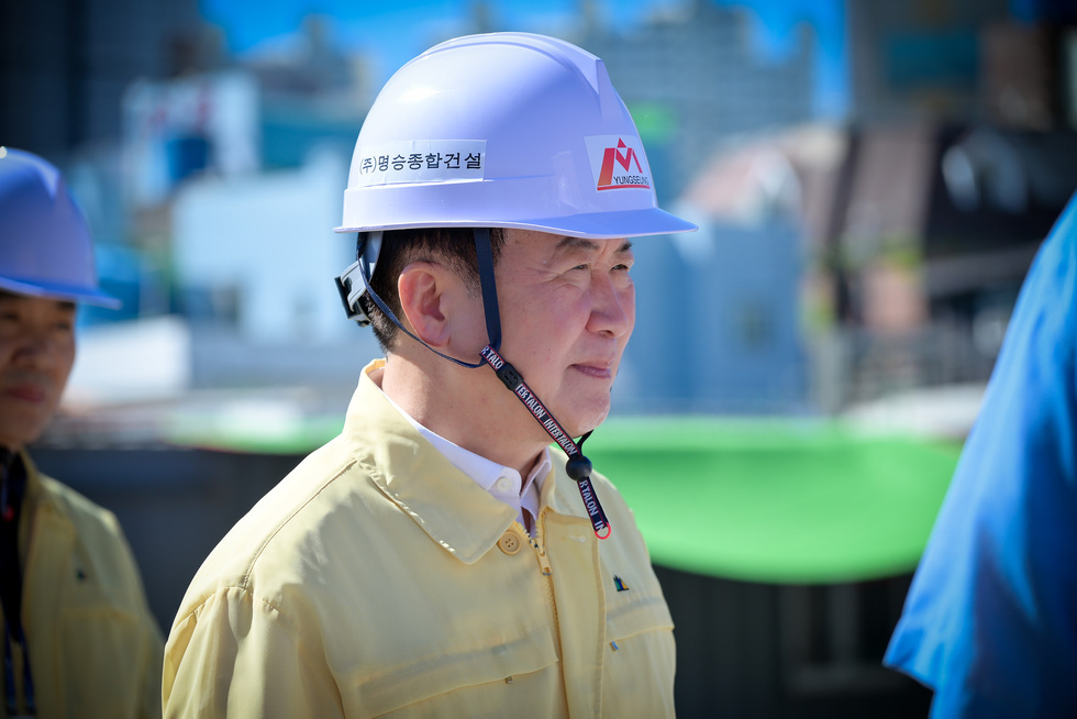 20250728 하절기 현안 사업 및 폭염 관련 현장 방문(동백노인복지관, 웅천국민체육센터)-3.jpg