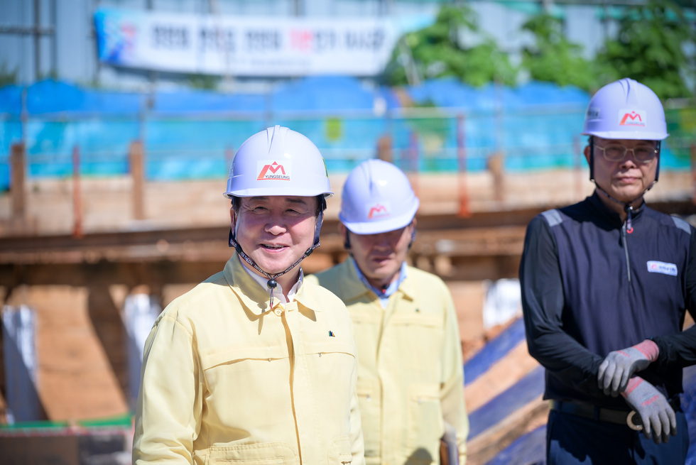 20250728 하절기 현안 사업 및 폭염 관련 현장 방문(동백노인복지관, 웅천국민체육센터)-5.jpg