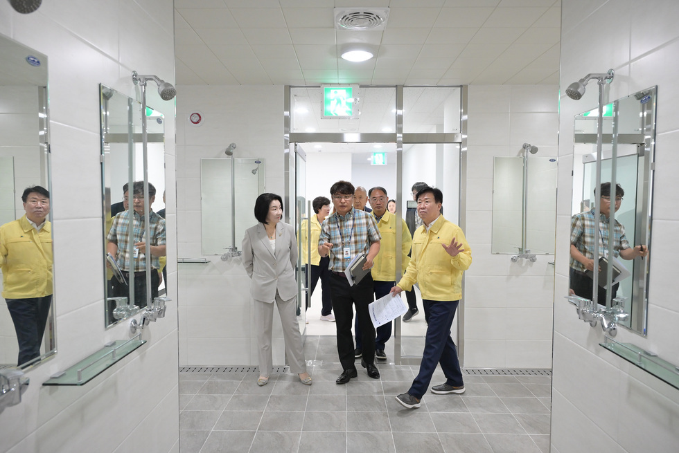 20250728 하절기 현안 사업 및 폭염 관련 현장 방문(동백노인복지관, 웅천국민체육센터)-12.jpg