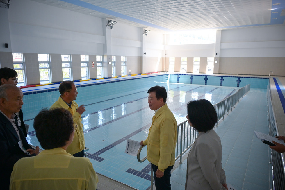 20250728 하절기 현안 사업 및 폭염 관련 현장 방문(동백노인복지관, 웅천국민체육센터)-14.jpg