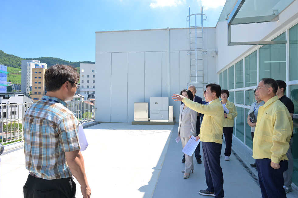 20250728 하절기 현안 사업 및 폭염 관련 현장 방문(동백노인복지관, 웅천국민체육센터)-18.jpg