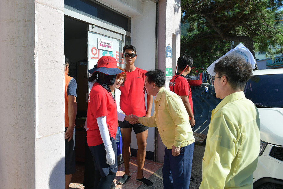 20250729 하절기 현안 사업 및 폭염 관련 현장 방문(웅천해수욕장, 만성리해수욕장)-7.jpg